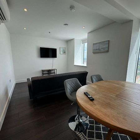 Cozy One Bedroom Flat 20 Mins Central London Bp142 Buitenkant foto