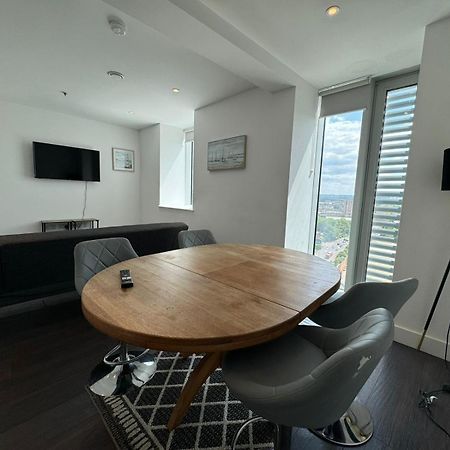 Cozy One Bedroom Flat 20 Mins Central London Bp142 Buitenkant foto