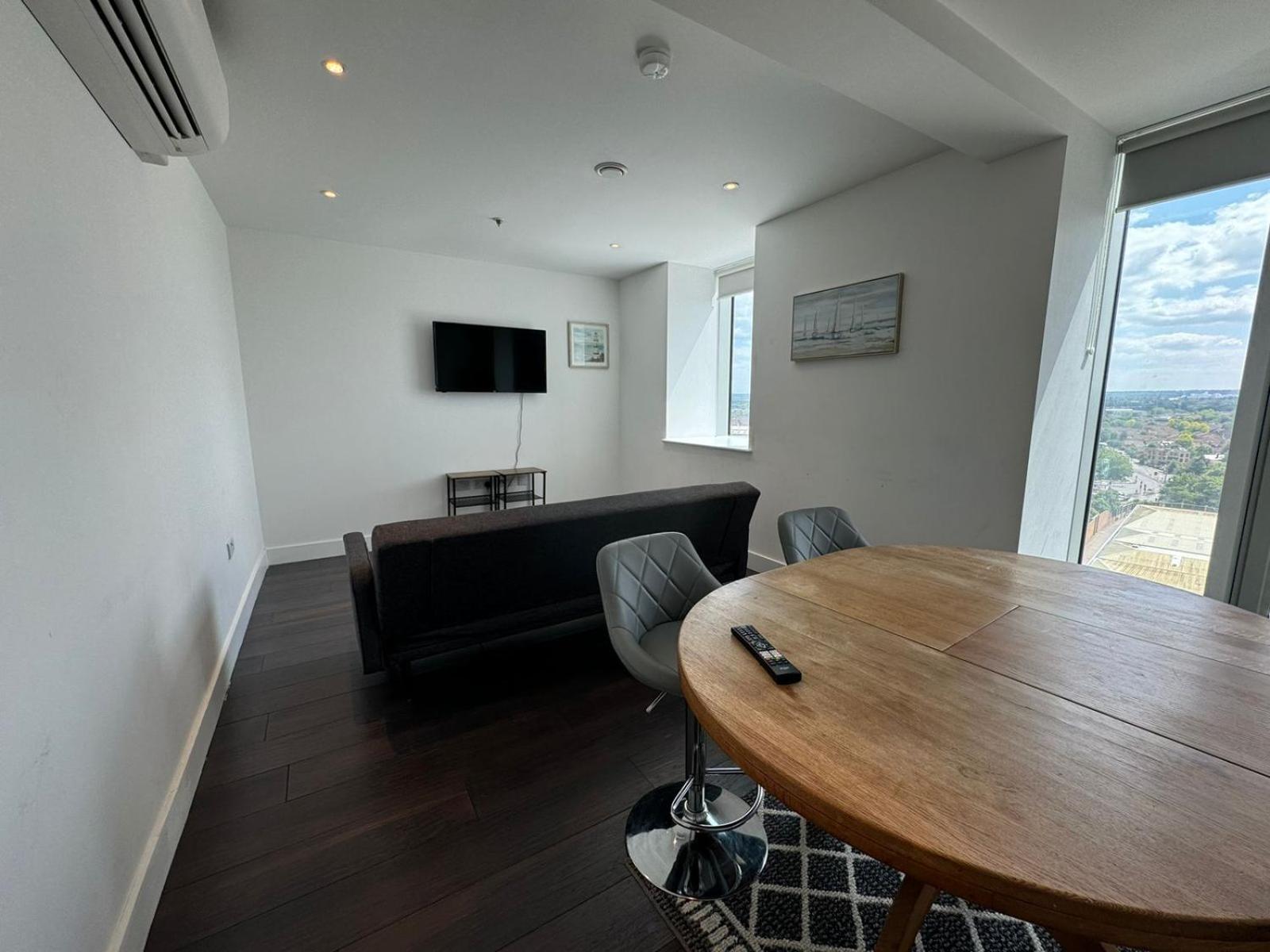 Cozy One Bedroom Flat 20 Mins Central London Bp142 Buitenkant foto